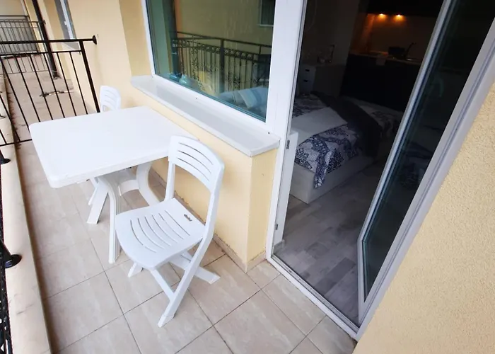 With Pool View, Sunny * Napospart